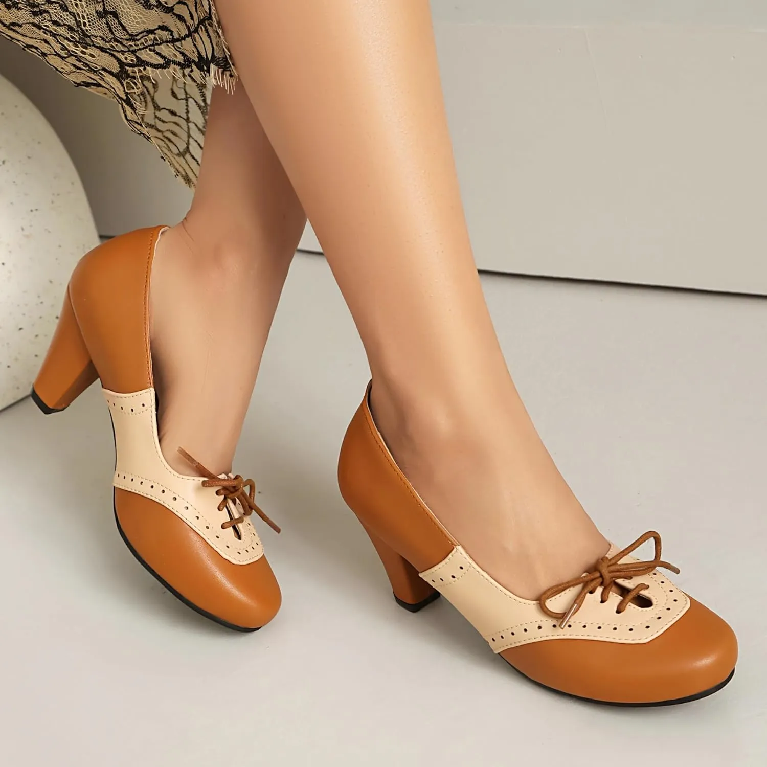 Elerhythm Women's Mary Jane 1920s Pump Heels Two Tones Classic and Retro Lace Up Wingtip 1950s Vintage Round Closed Toe 1940s Shoes