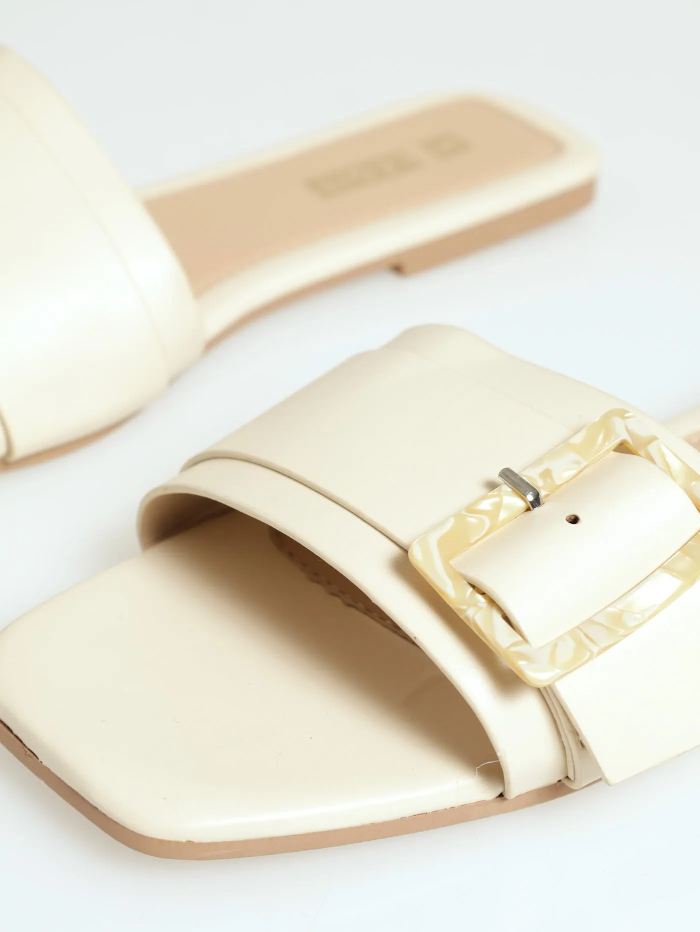 Flat One Strap Push In Mule Sandal With Mother Of Pearl - White