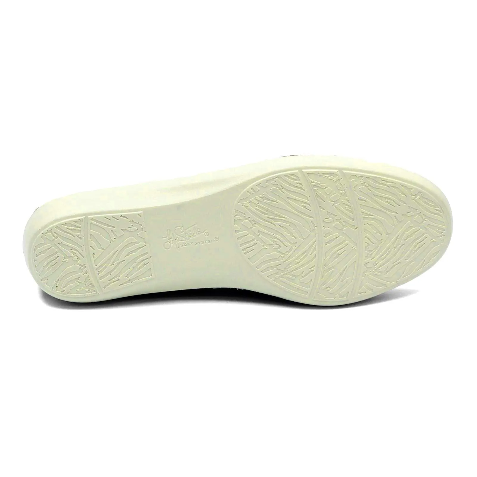 LifeStride Women's Next Level Slip-On Sneaker, Cream, 7