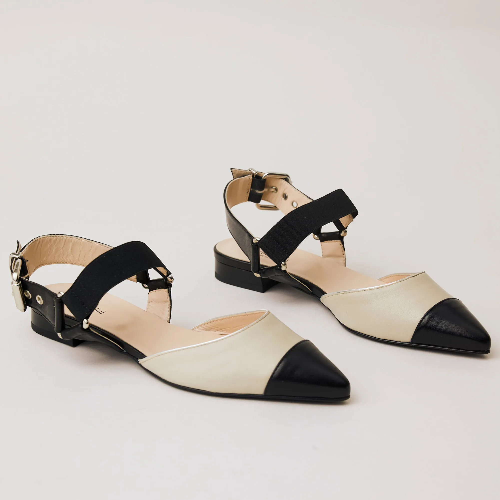 NeroGiardini Flat Leather Pumps