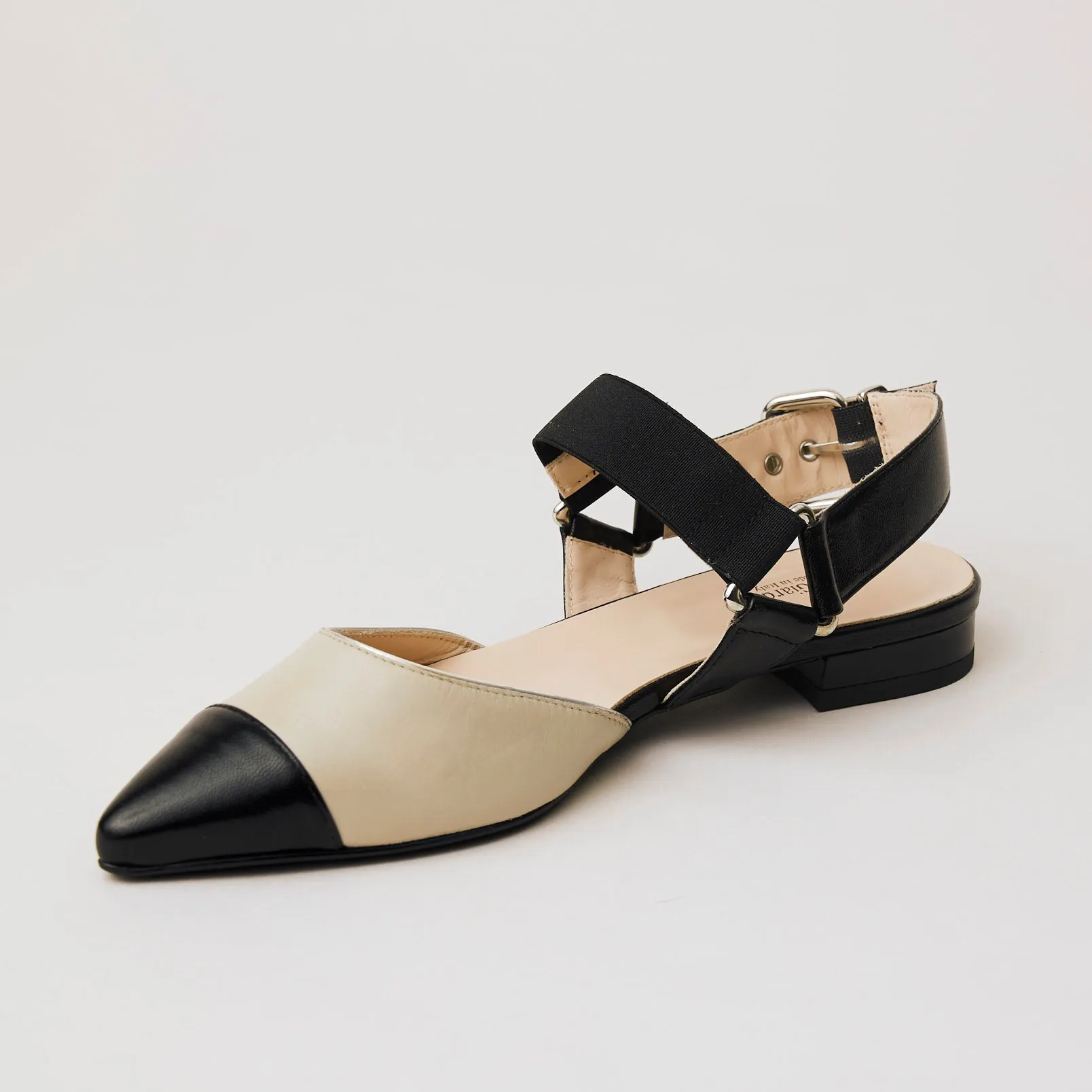 NeroGiardini Flat Leather Pumps