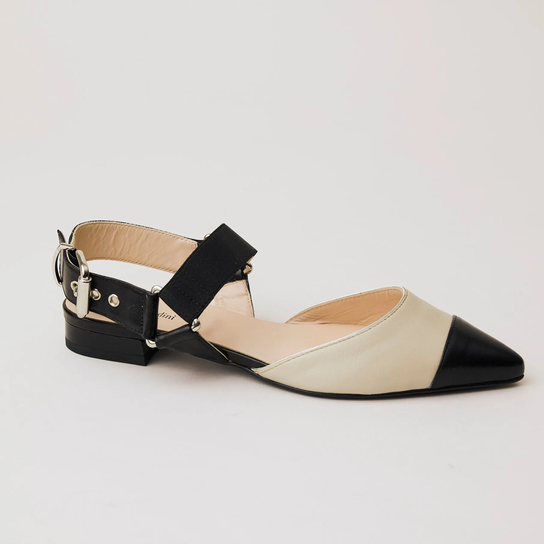 NeroGiardini Flat Leather Pumps