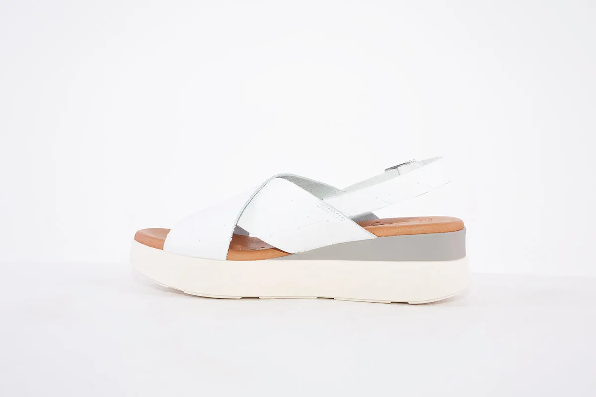 OH MY SANDALS- 4997 PLATFORM WEDGE BUCKLE STRAP FASHION SANDAL - WHITE