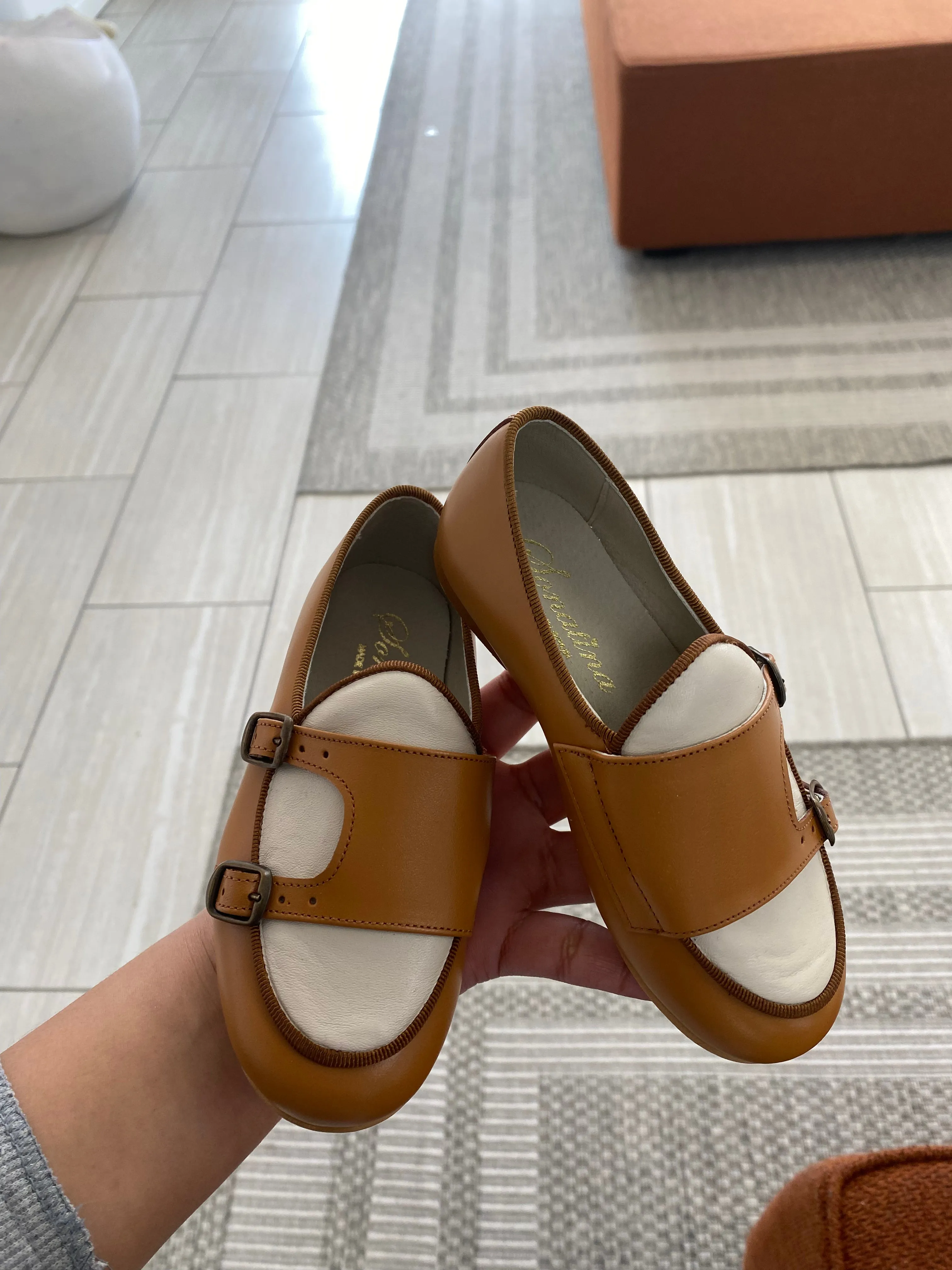 Sonatina Camel and Cream Oxford