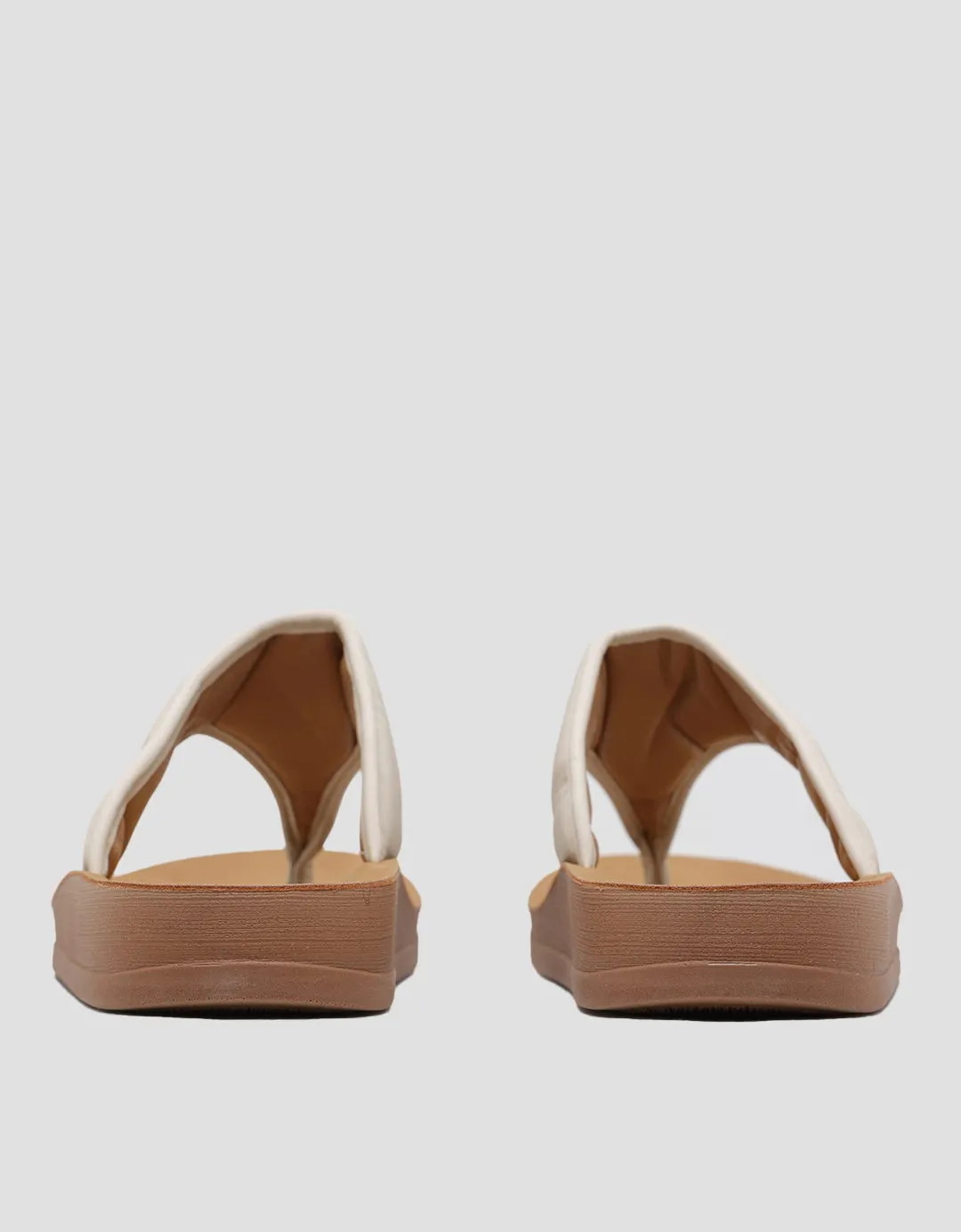 St. Yves Flip Flop Design Sandal Wanita