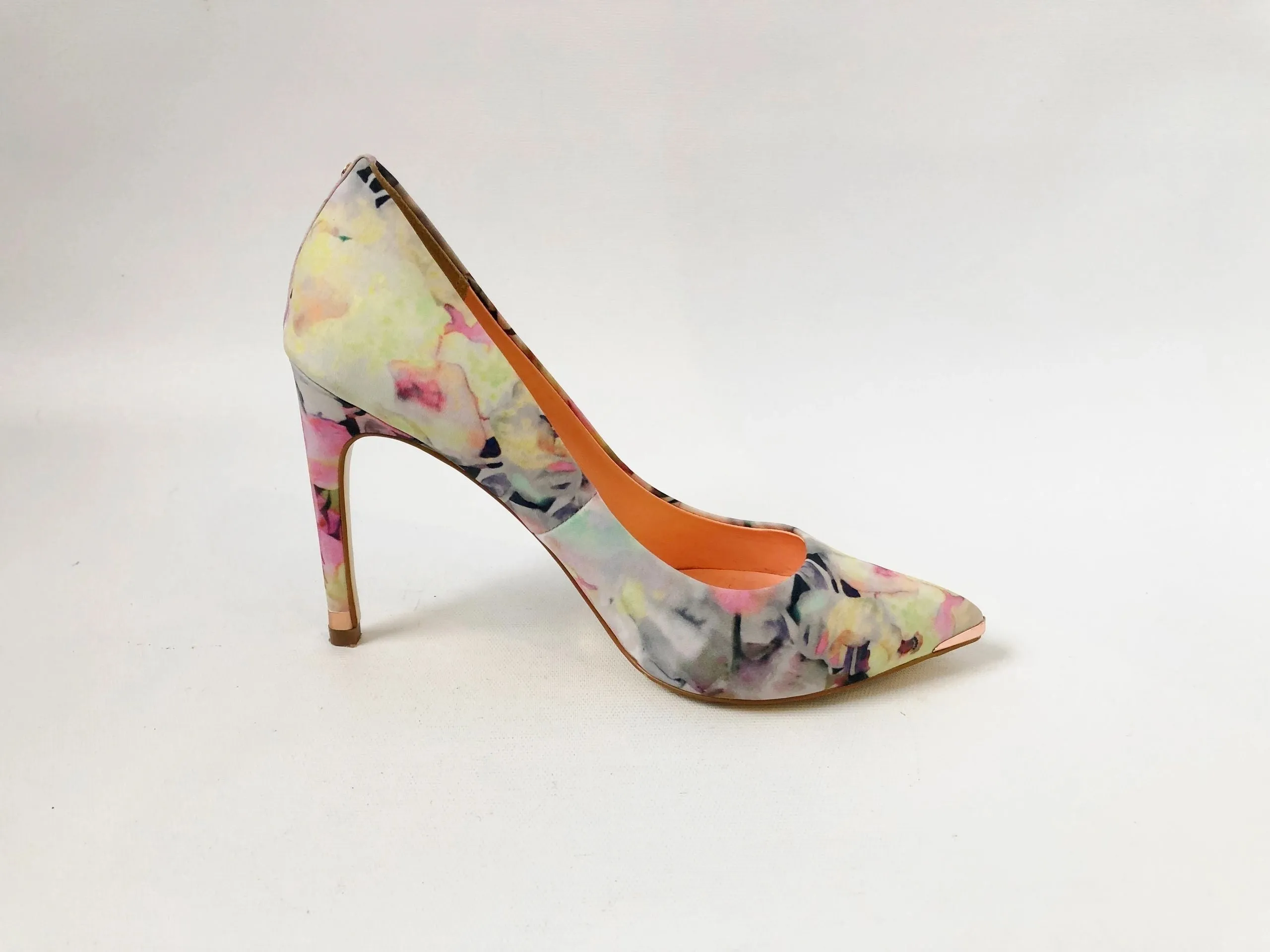 Ted Baker Floral Pump Size 38 It (8 Us)