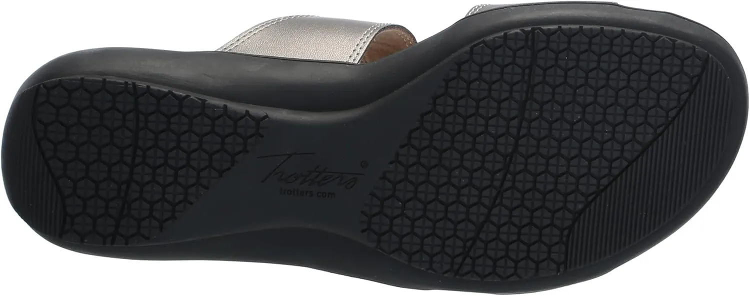 Trotters Women's Rose Flat Sandal