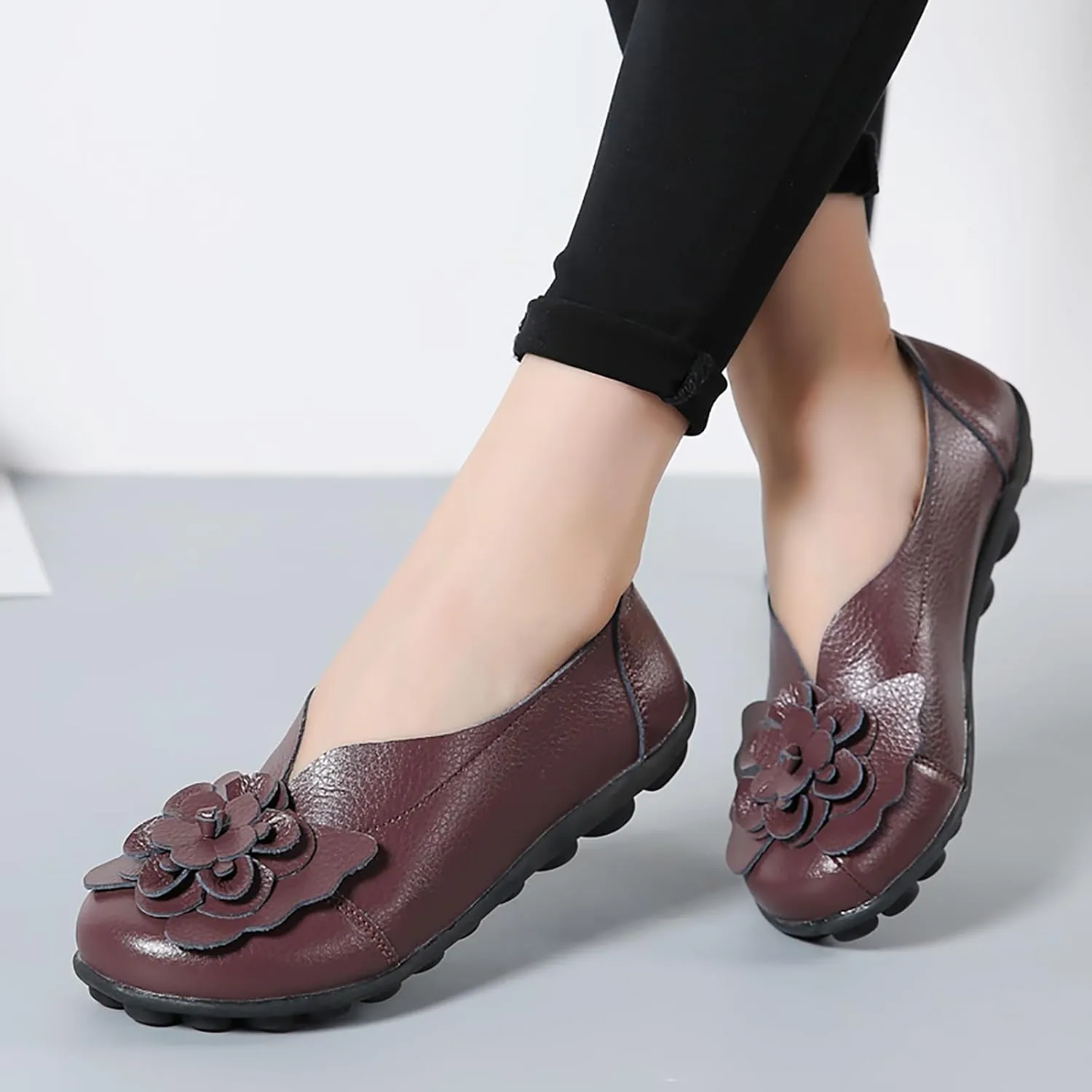 Womens Genuine Leather Loafers Wide Width Slip on Casual Round Toe Moccasins Driving Flats Lightweight Mom Nurse Walking Shoes
