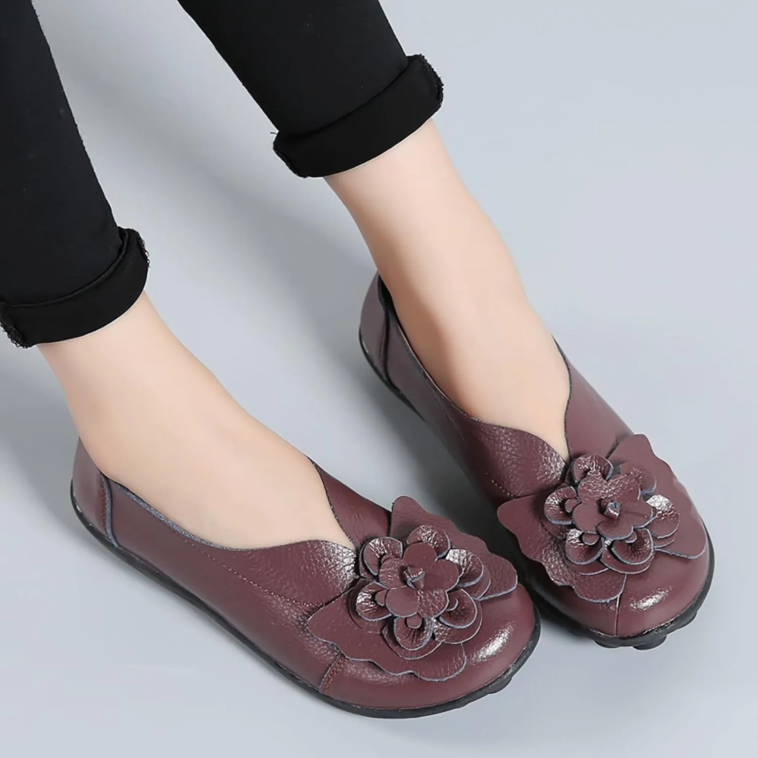 Womens Genuine Leather Loafers Wide Width Slip on Casual Round Toe Moccasins Driving Flats Lightweight Mom Nurse Walking Shoes